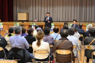 週末は、鈴木たかやの区政報告会を開催いたしました。